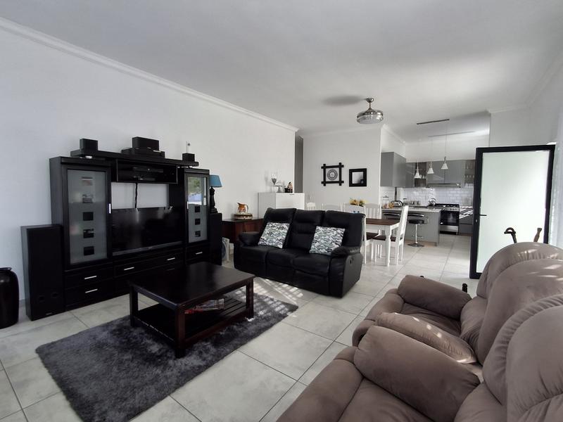 3 Bedroom Property for Sale in Sandy Point Western Cape